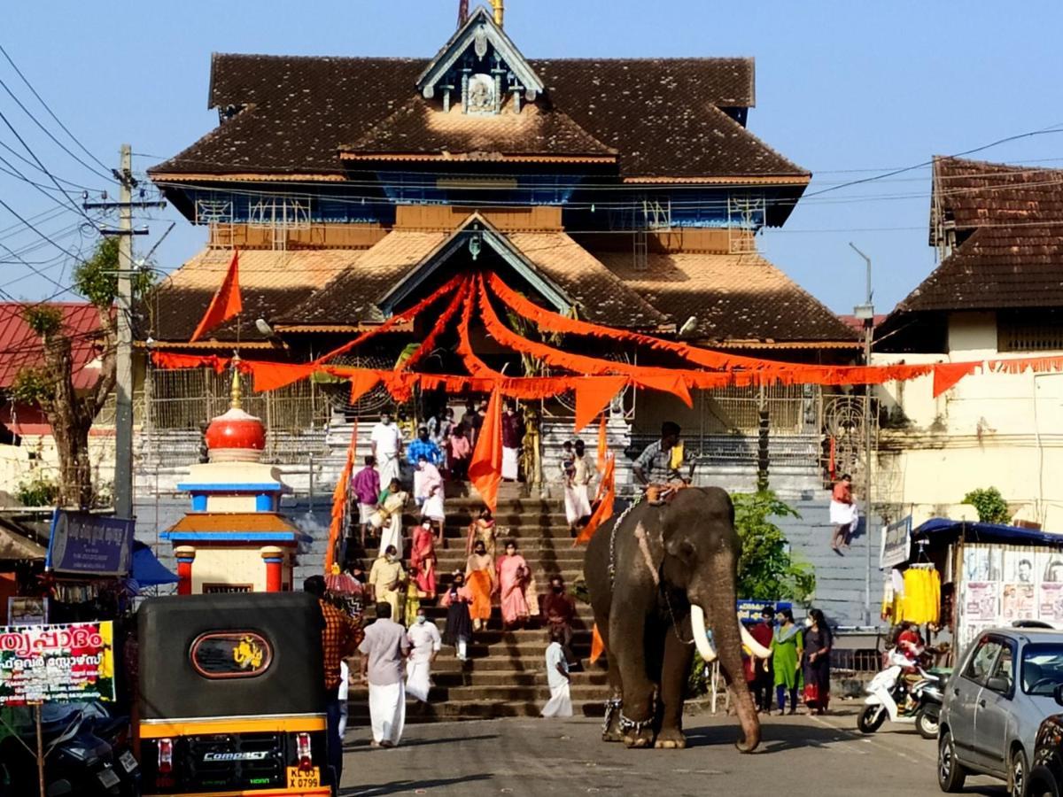 Swasthi Griha Villa Aranmula Luaran gambar