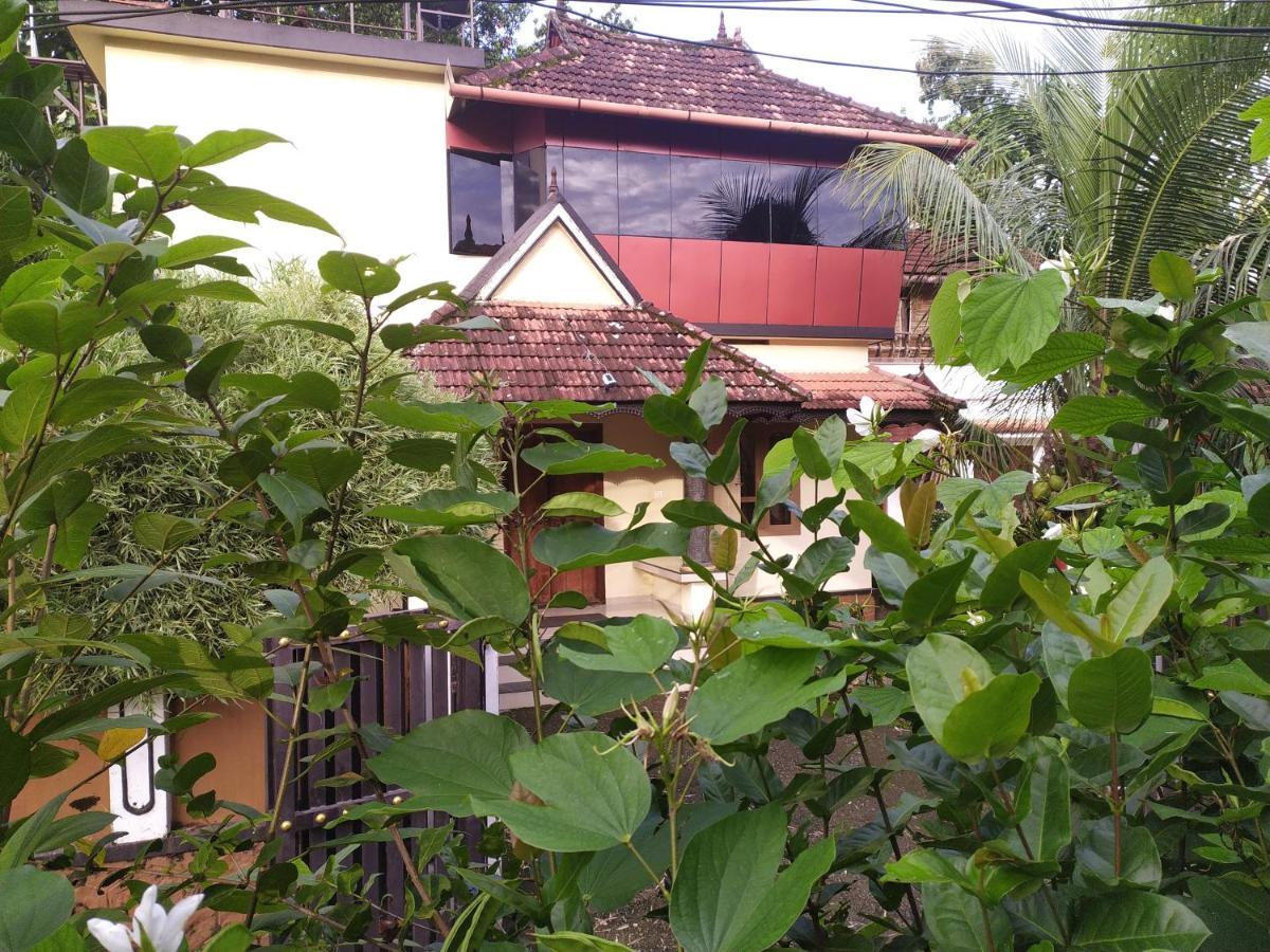 Swasthi Griha Villa Aranmula Luaran gambar