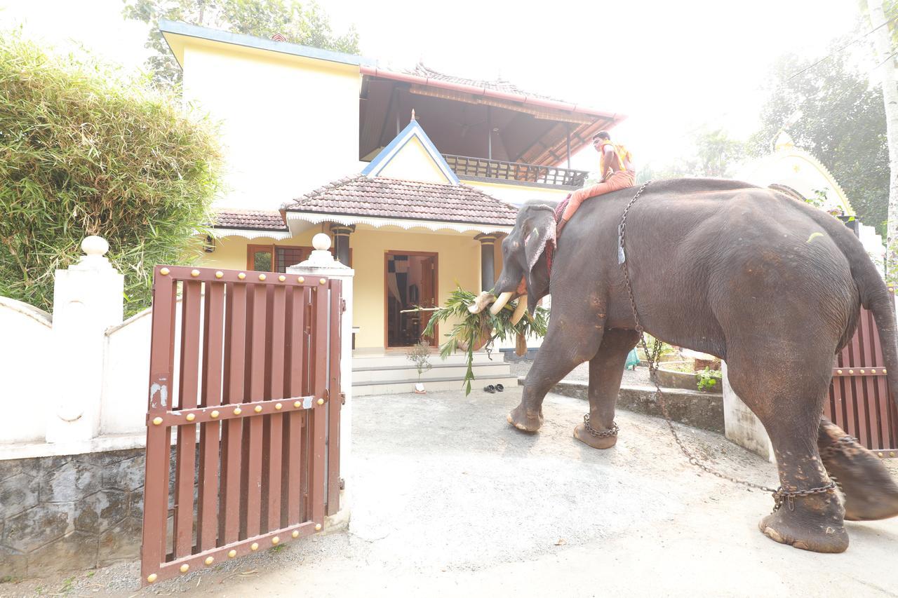Swasthi Griha Villa Aranmula Luaran gambar