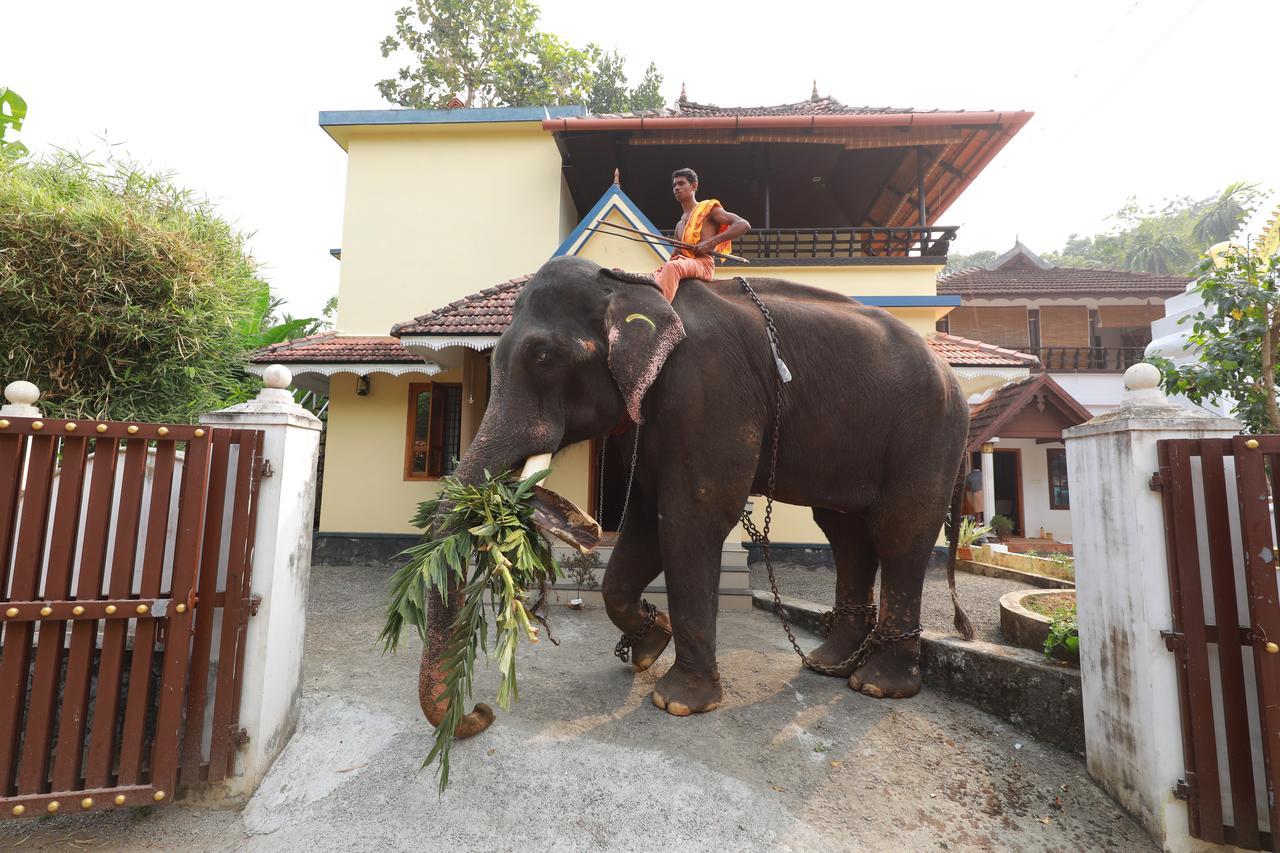 Swasthi Griha Villa Aranmula Luaran gambar